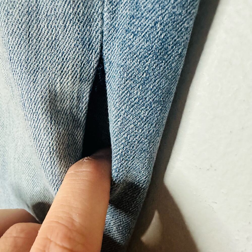 Vintage American Blues Women’s Light Wash Distressed Denim Straight Jeans Size 6 - Picture 7 of 12
